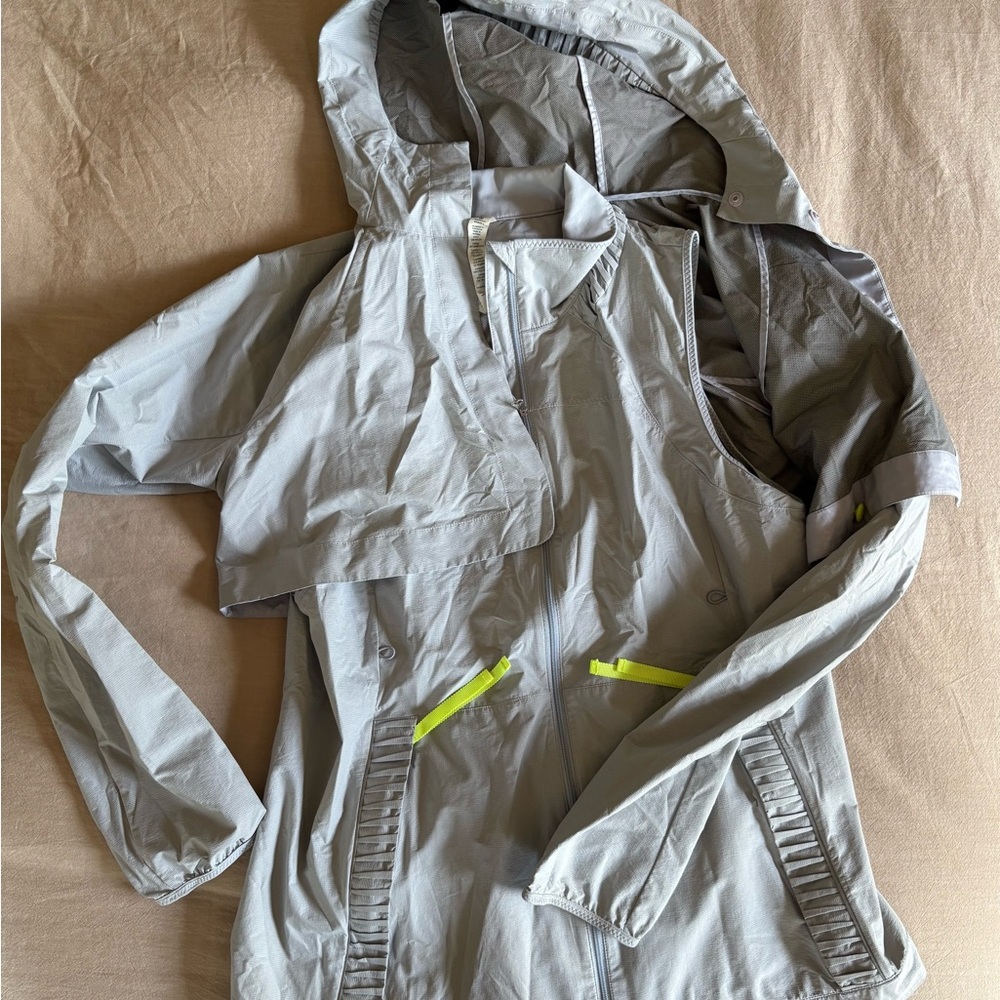Lululemon Athletica 2 piece cropped jacket with vest